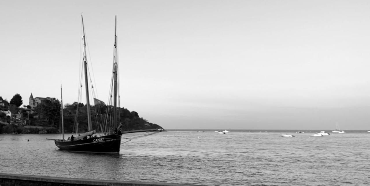 Les Pieds Dans L'Eau 2 Bed and Breakfast Cancale Buitenkant foto
